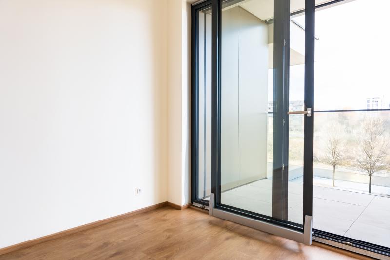 Fabrication de portes intérieures, quels matériaux choisir pour votre habitat ?