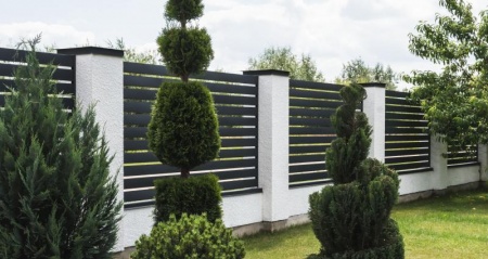 Claustras en bois sur mesure, créez des espaces intimes dans votre jardin